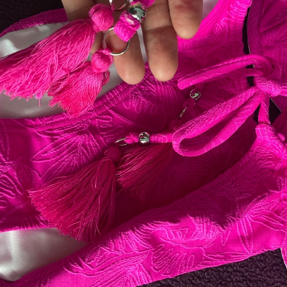 VENUS Bikini set hot pink NEW IN BAGS 10 bottom 36C 34D 32DD - Picture 7 of 13